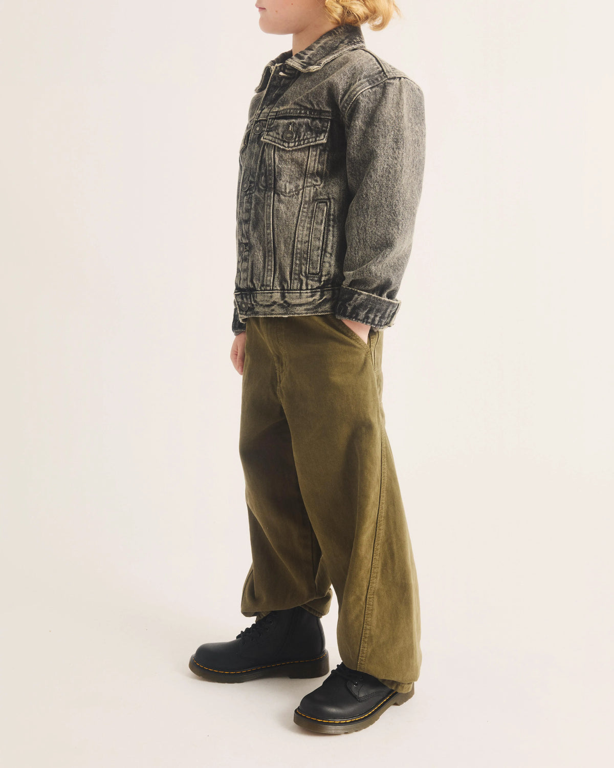 883985597495